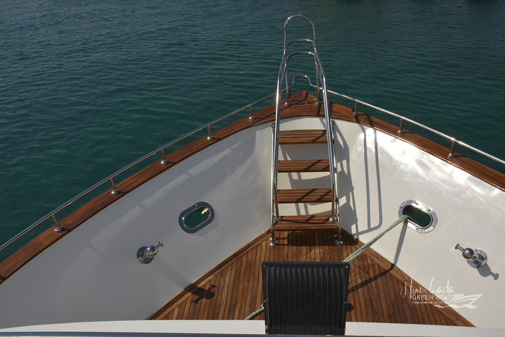 Private sunset cruise Hurghada – overhead view of Green Boat during golden hour